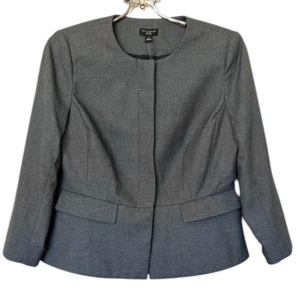 NWT ANN TAYLOR Grey Structured Blazer Size 8P - Picture 1 of 16
